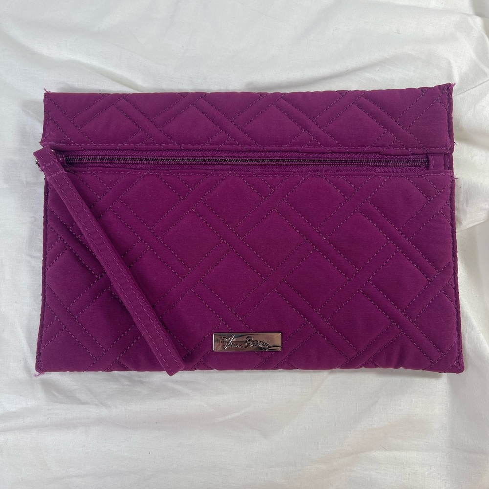 ⭐️Vera Bradley Envelop Clutch Quilted Plum Microfiber